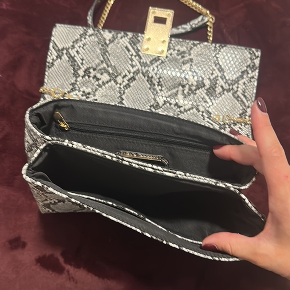 Crossbody bag - Picture 2 of 2